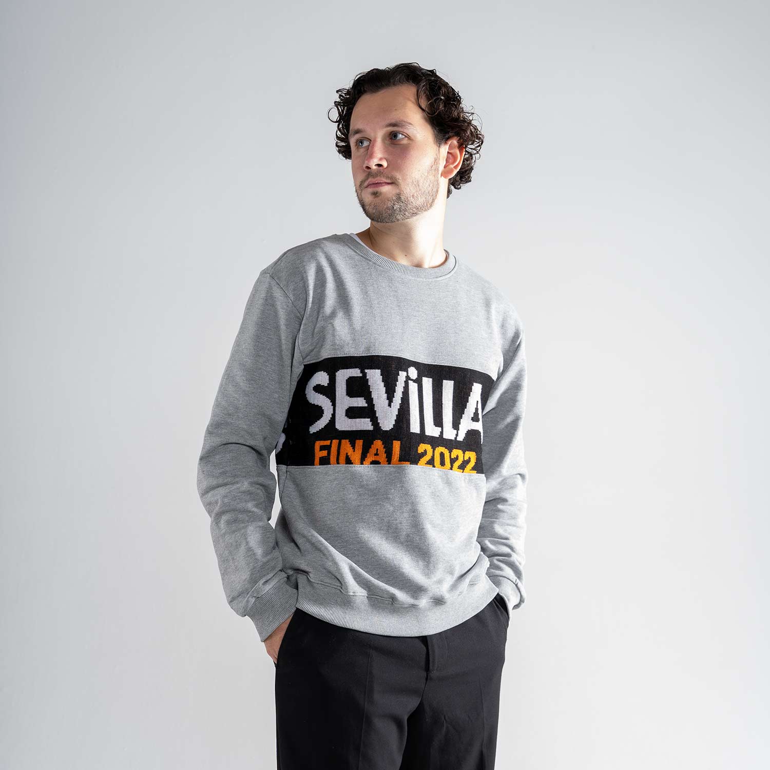 Bild 1: Sweater grau Upcycling Sevilla