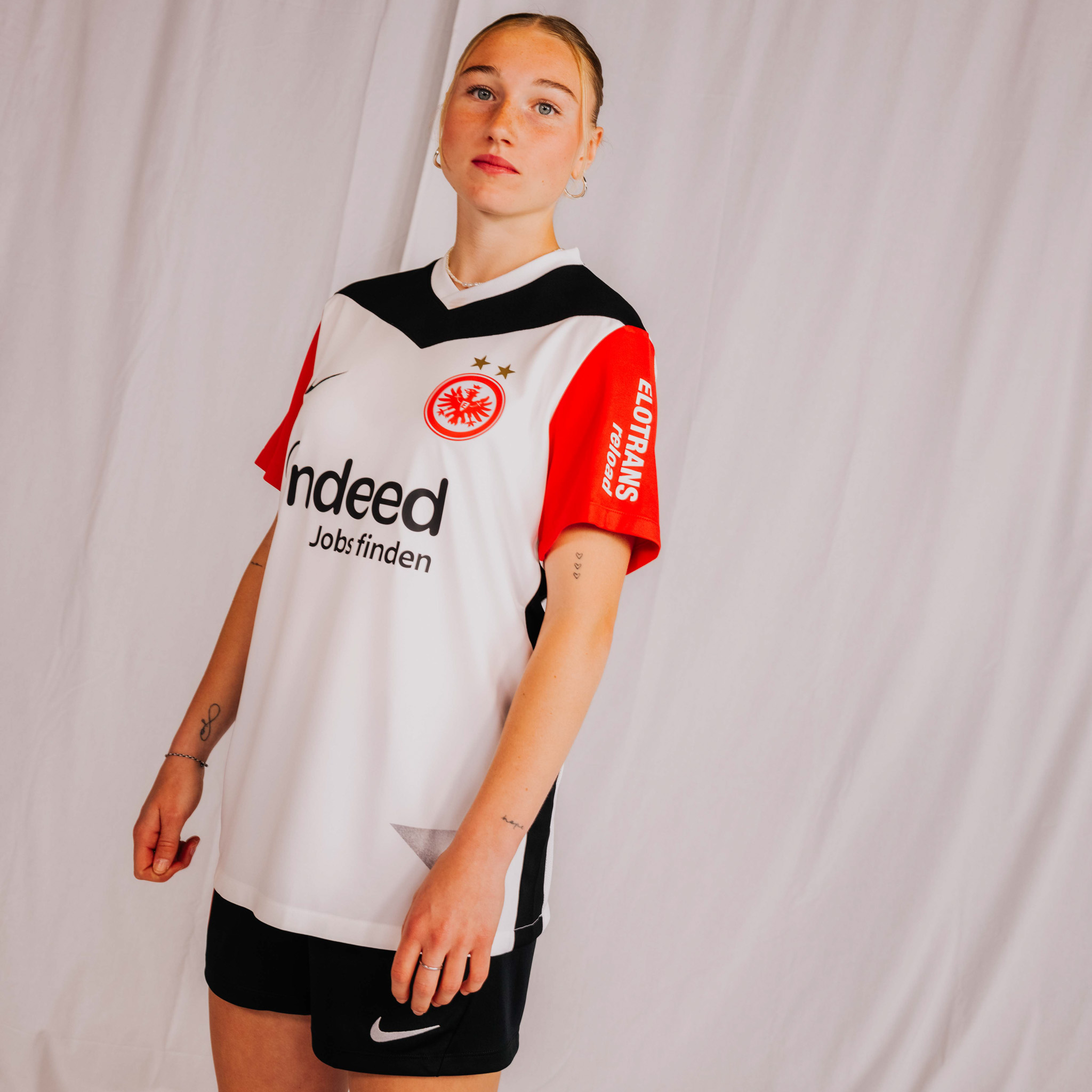 Bild 11: Trikot Frauen Heim 24