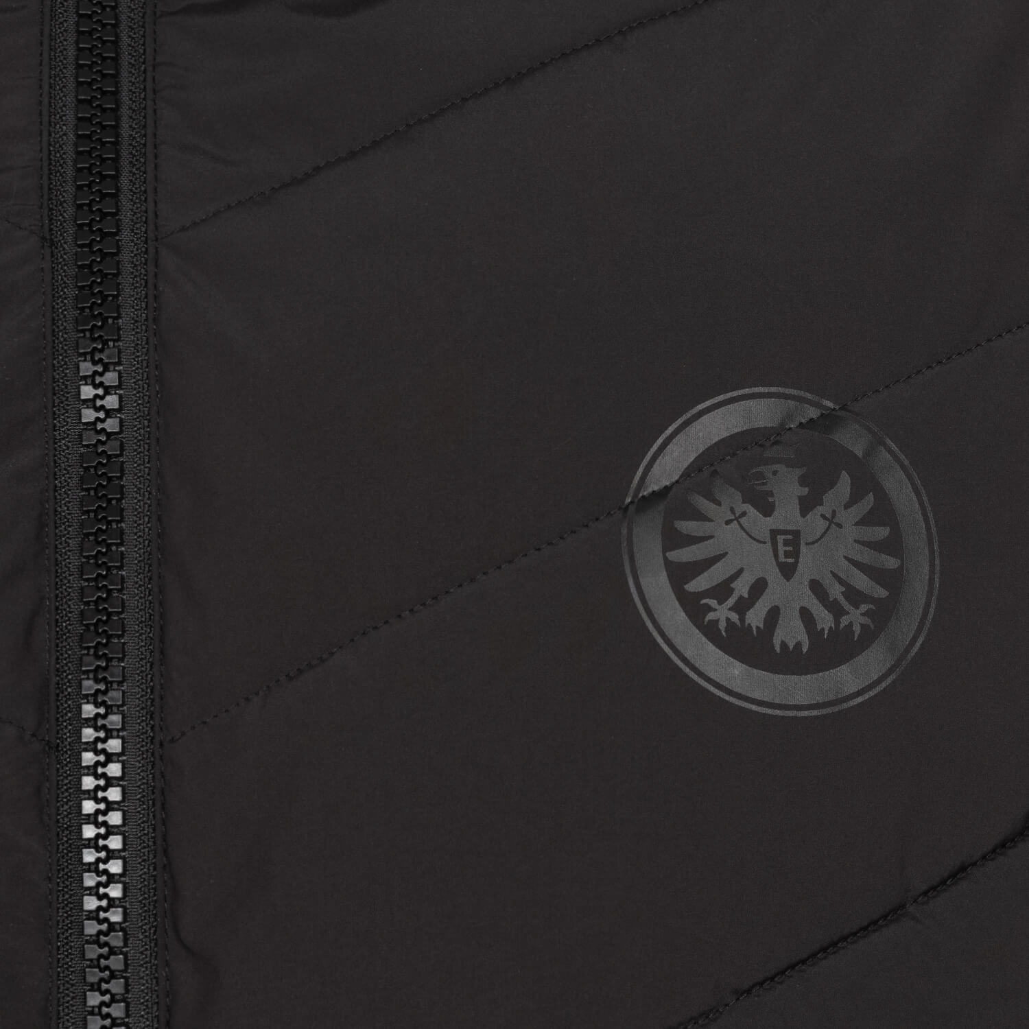 Bild 7: Steppparka Eintracht Logo