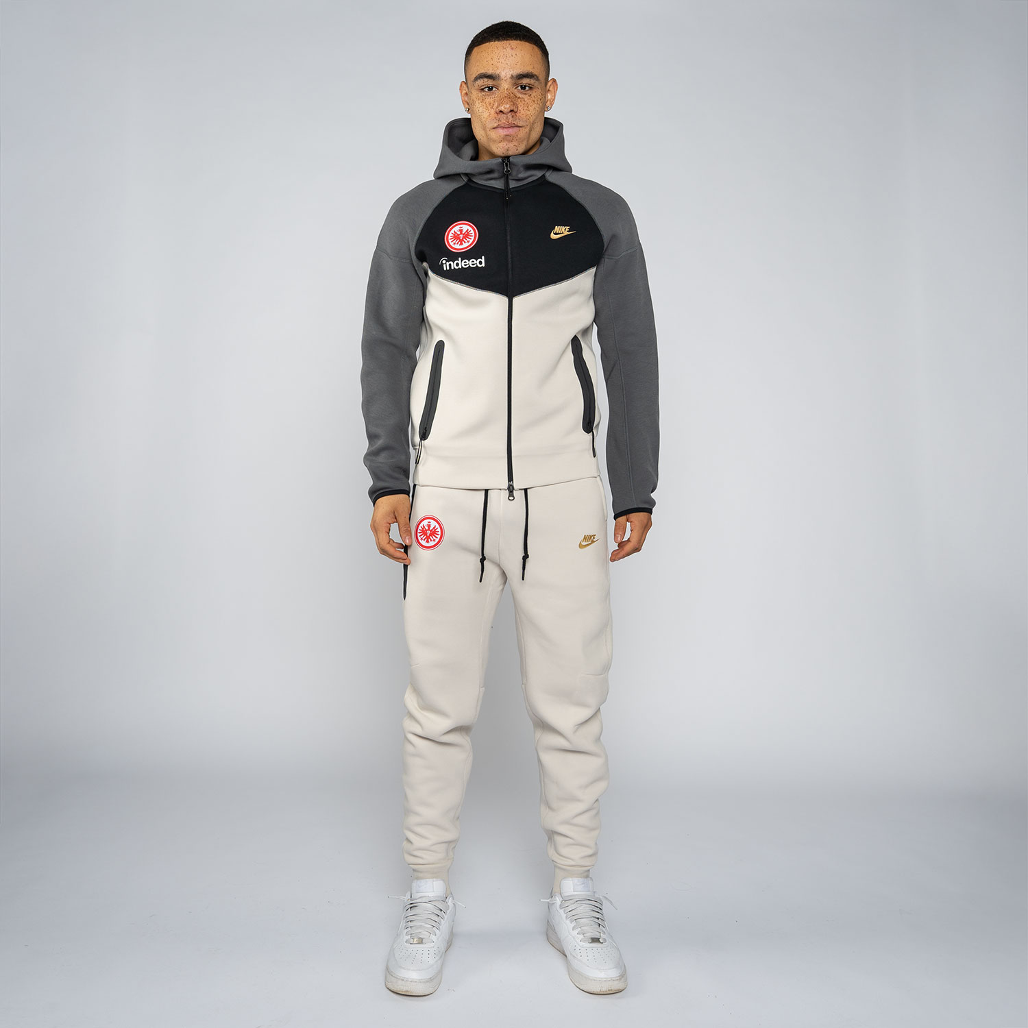 Bild 9: Nike Fleece Pants Trainer Europa 24