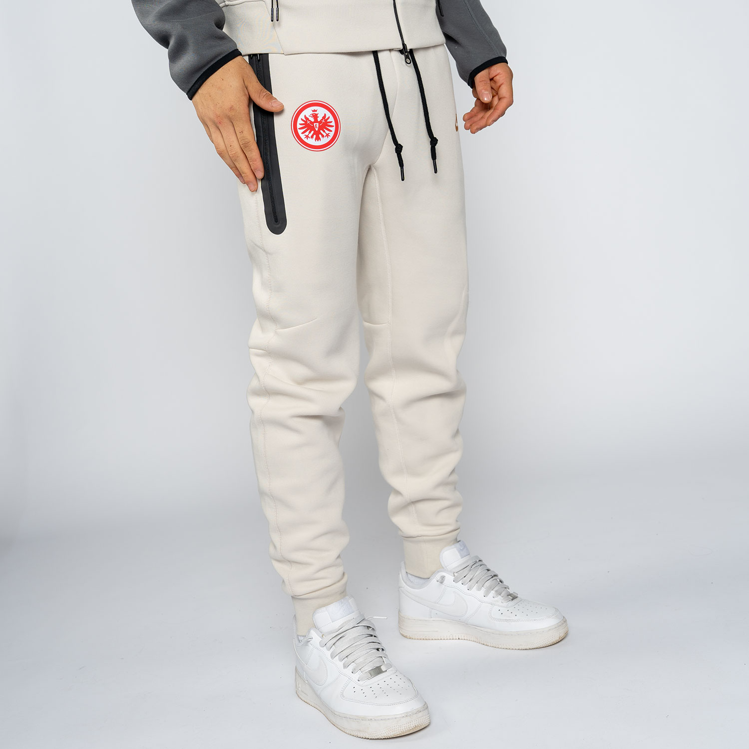 Bild 8: Nike Fleece Pants Trainer Europa 24