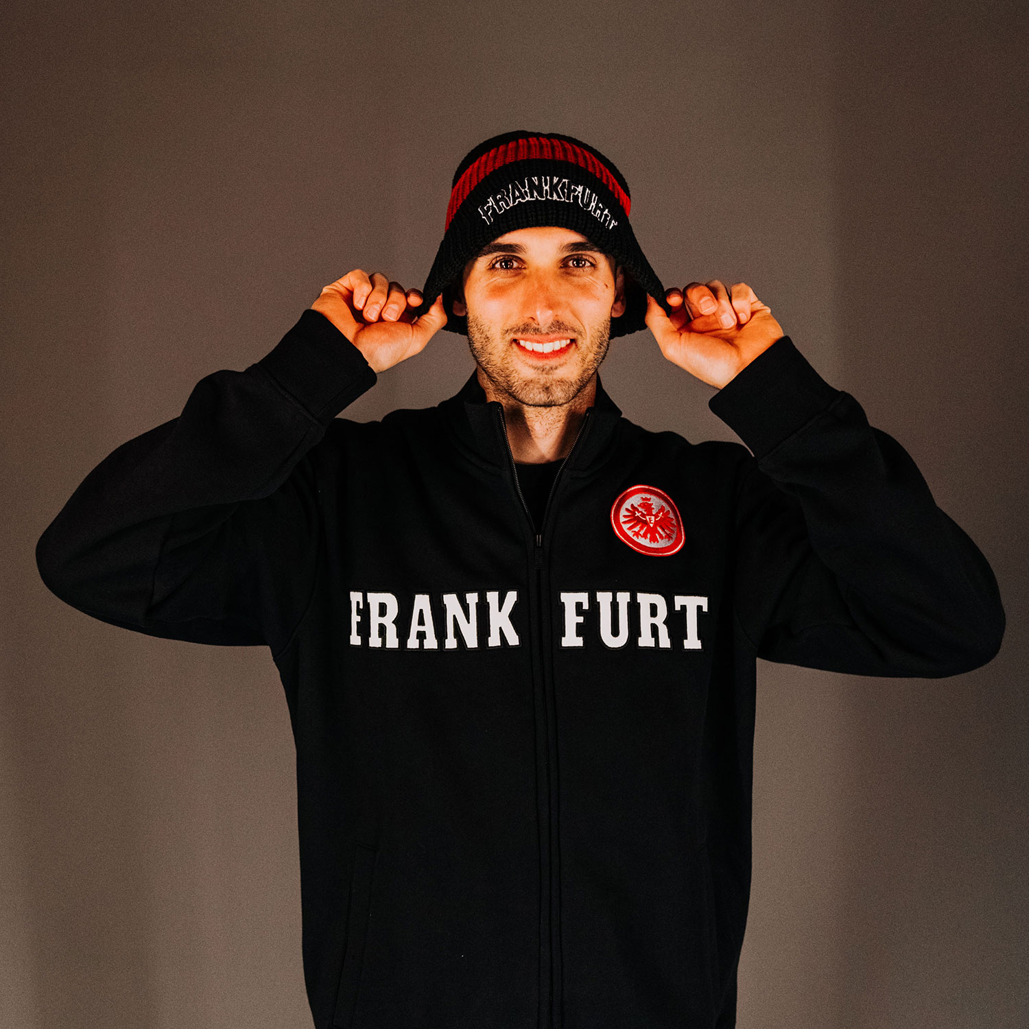 Bild 7: Rip Beanie Frankfurt Red