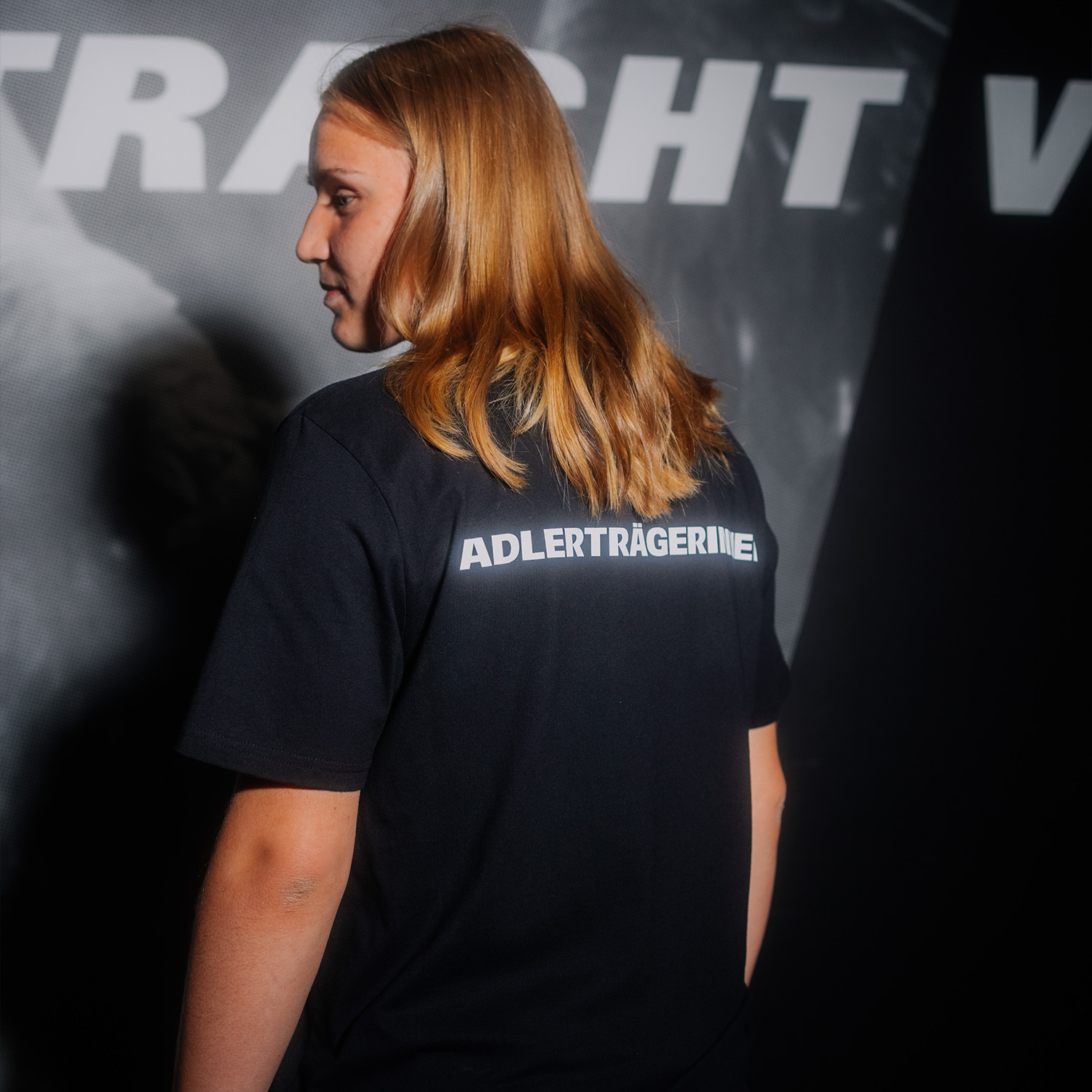 Bild 6: T-Shirt Adlerträgerinnen