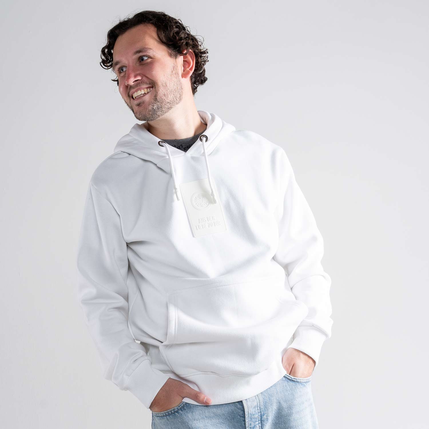White hoodie shirt outlet
