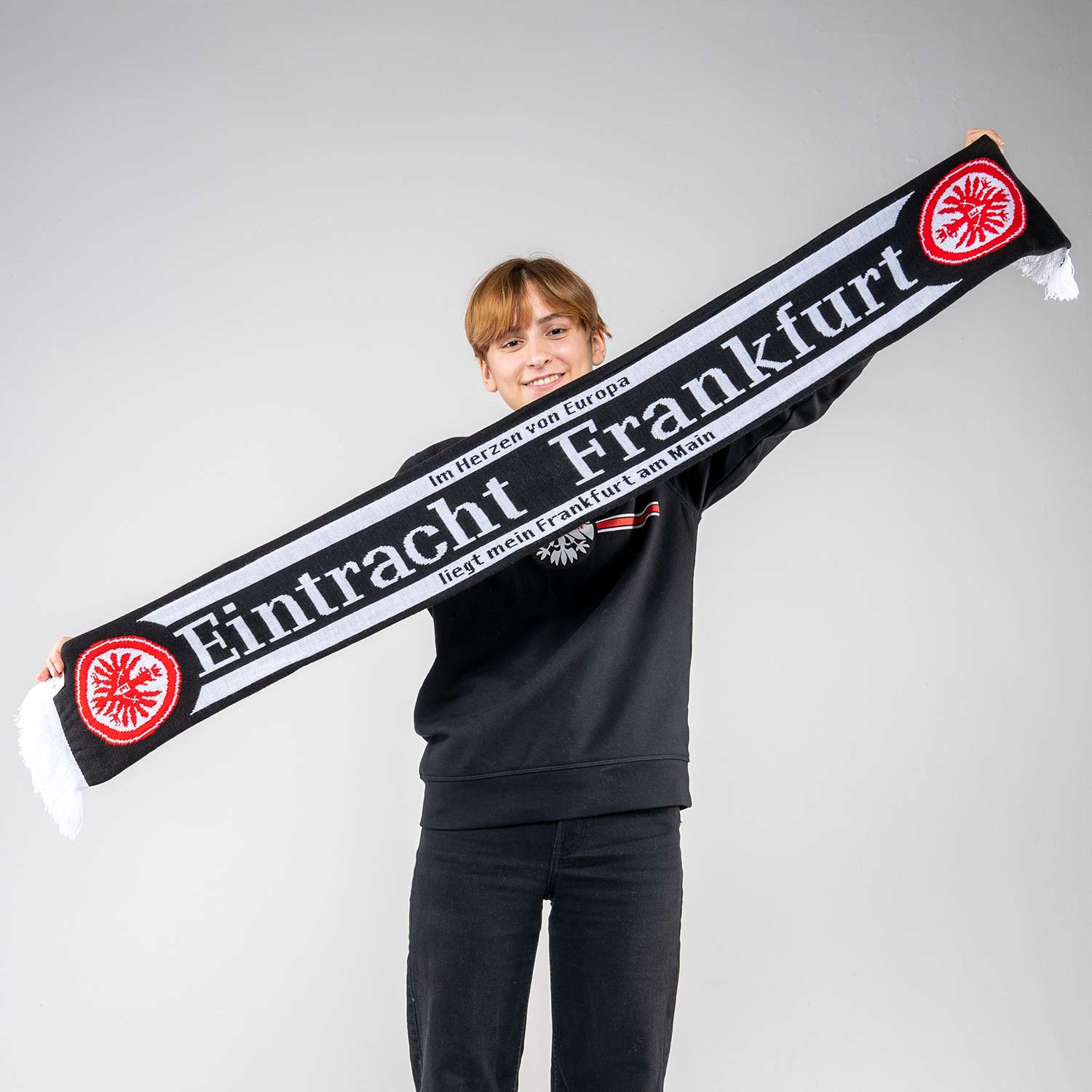 Eintracht HD Schal Im Herzen Von Europa - Eintracht Frankfurt Stores