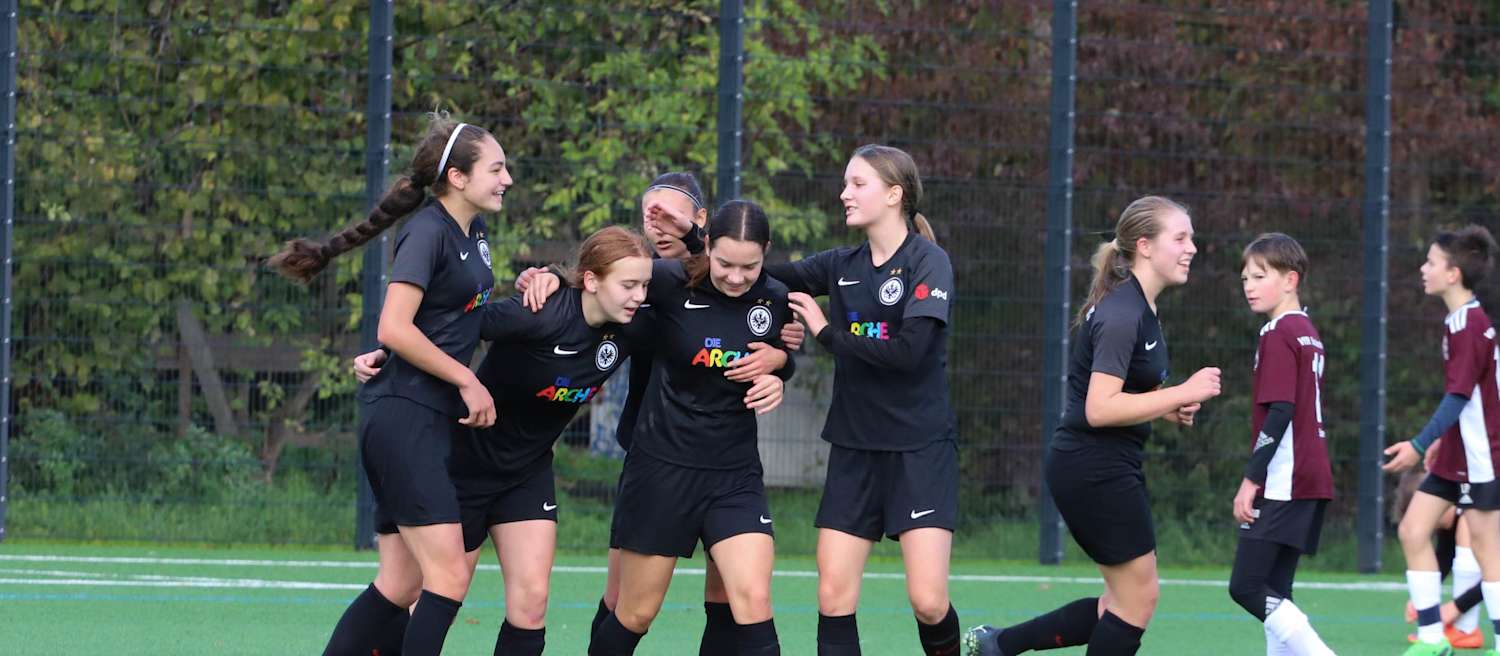 Erfolgreich starteten die U16-Mädchen der Eintracht in die Rückrunde. 2:0 lautete am Ende das Ergebnis im Spitzenspiel. © Sandra Feigl
