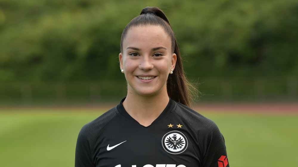 Ena Taslidza auf Länderspielreise Eintracht Frankfurt Frauen
