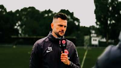 In dem Video spricht Trainer Denis Streker über das Viertelfinale um die Deutsche Meisterschaft, das die U19 im Elfmeterschießen verloren hat.