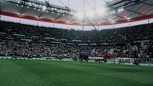 Eintracht Frankfurt genießt im letzten Hinrundenspiel 2024/25 Heimrecht.