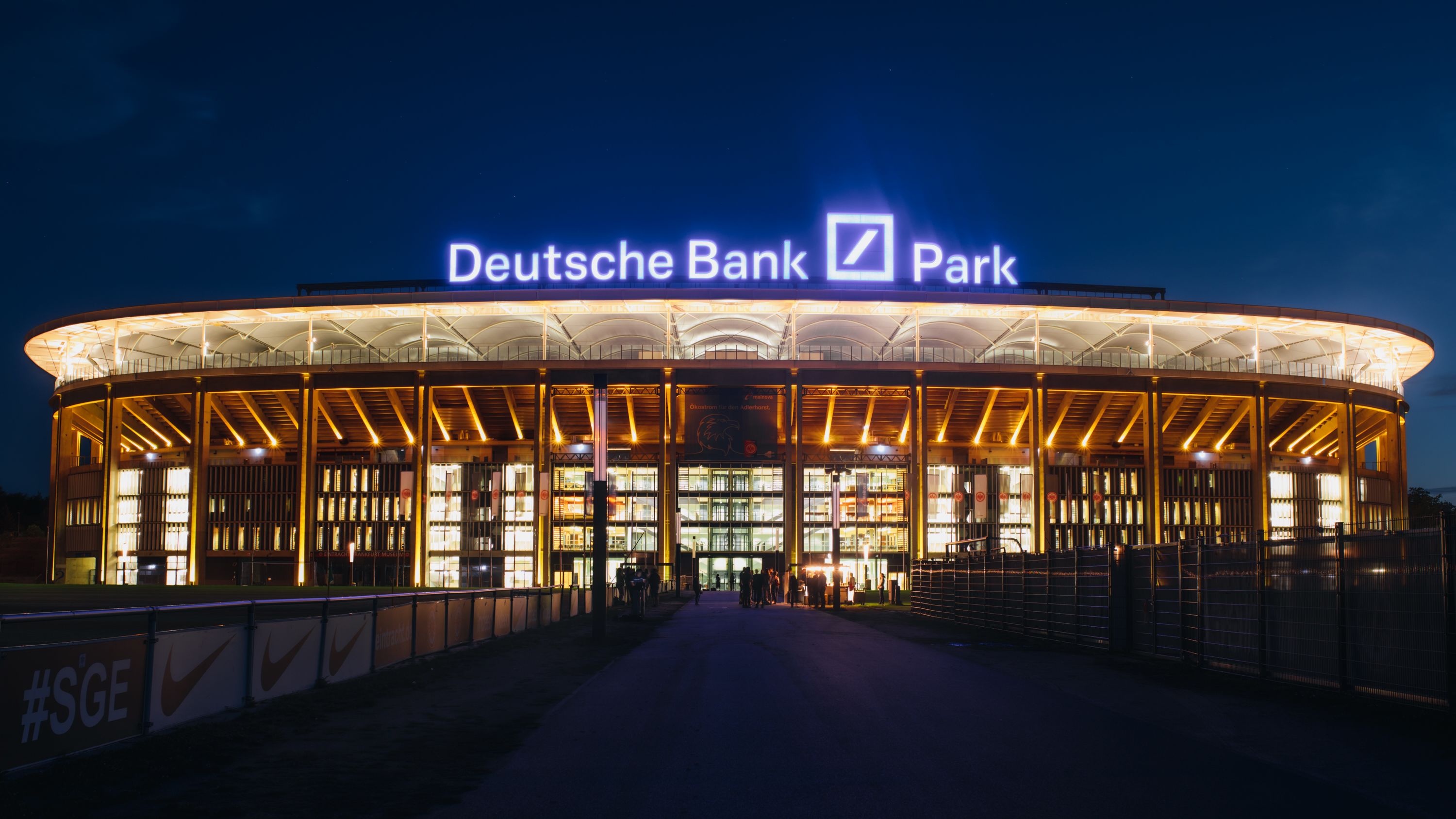 Es werde Licht - Deutsche Bank Park