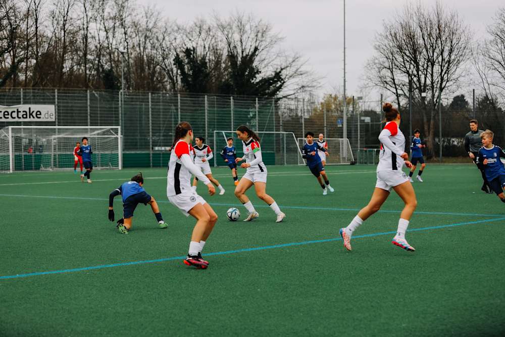 Sophea Thiele im Spiel gegen die SG Bornheim.