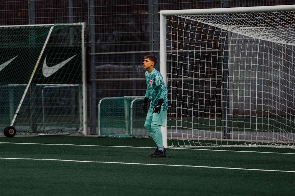 U14-Torhüter zwischen den Pfosten