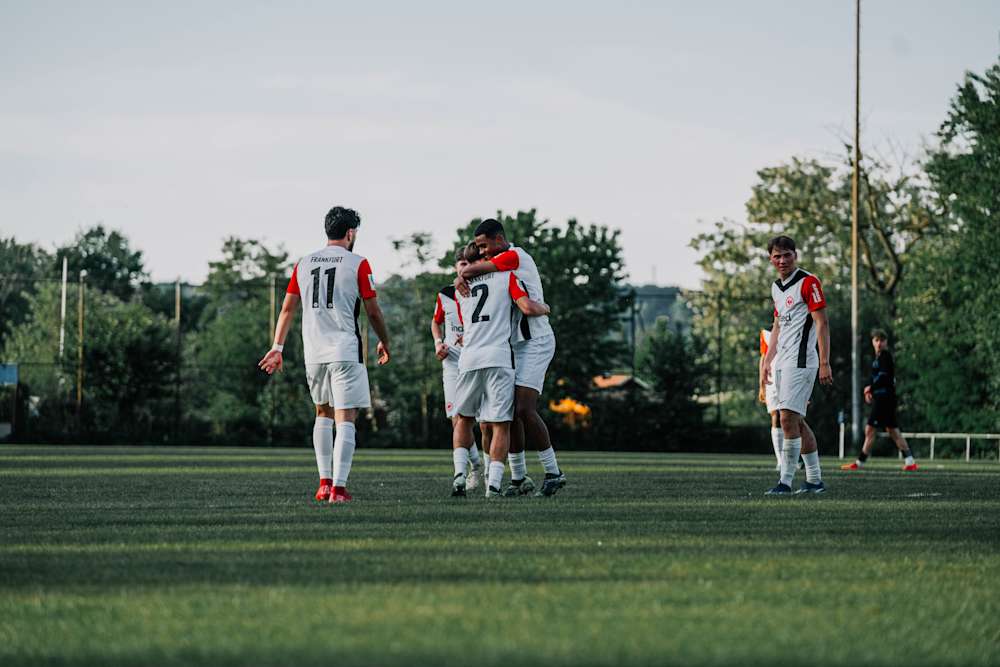 Die U19 bejubelt das 1:0 im Pokal-Halbfinale