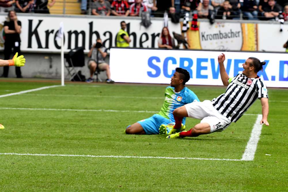 Bild 1: 2:1! Meier und Fabián sorgen für Sieg gegen Leverkusen