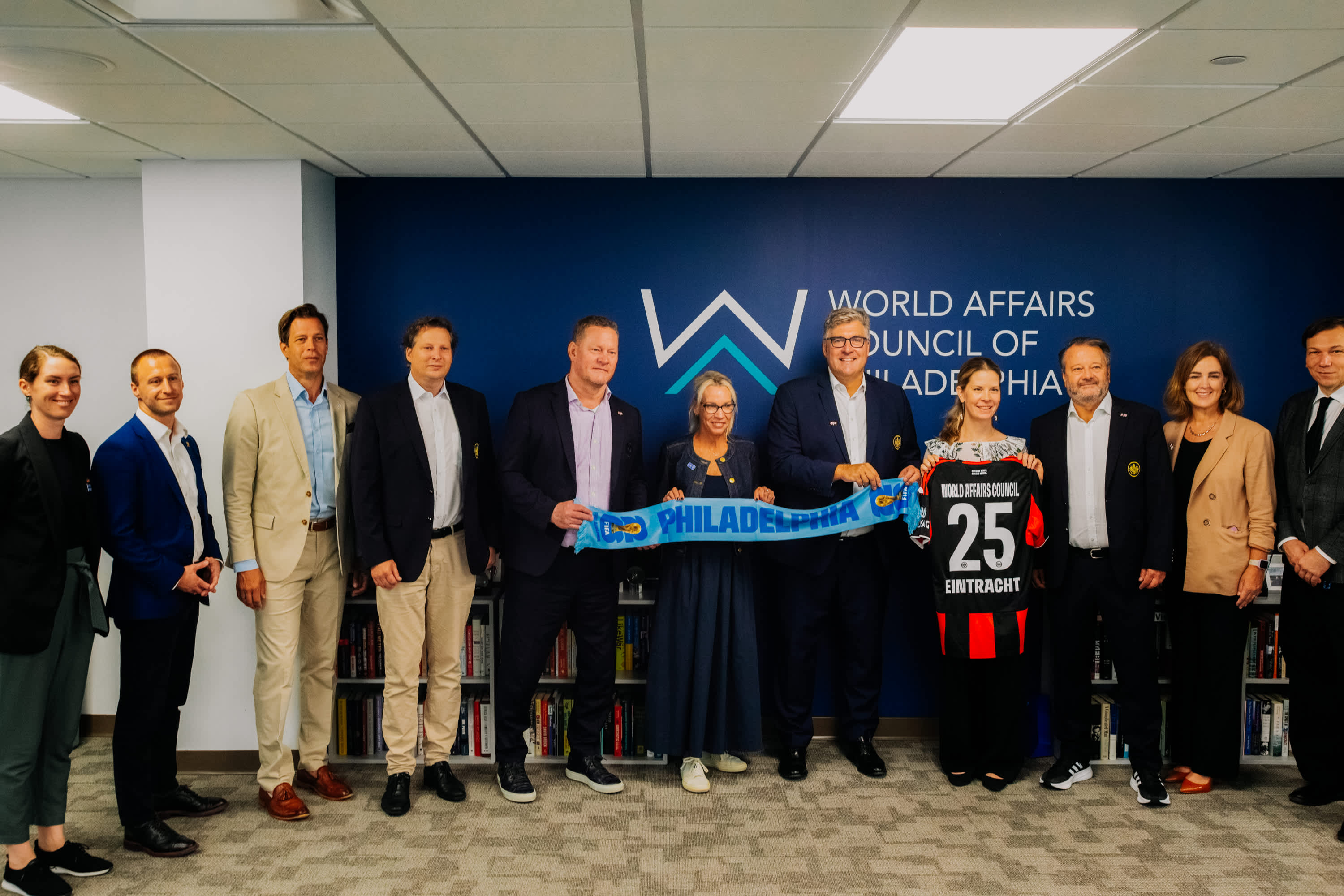 Die Eintracht-Delegation zu Besuch beim World Affairs Council of Philadelphia. Die Eintracht-Delegation zu Besuch beim World Affairs Council of Philadelphia.