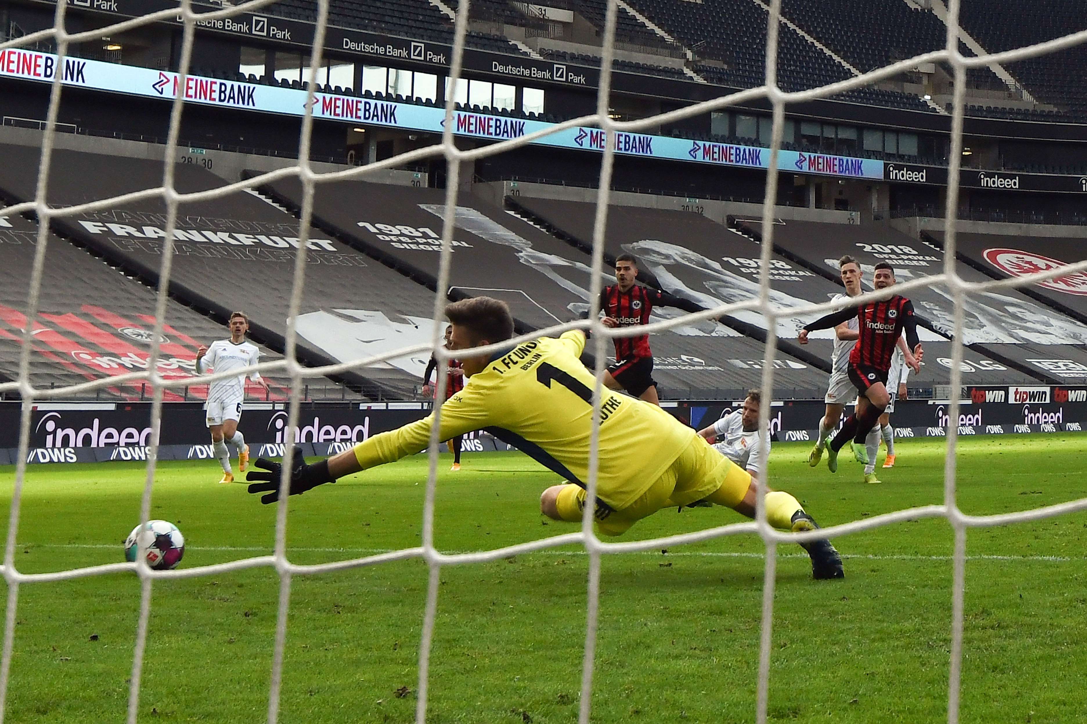 20. Saisontor von André Silva im Spiel Eintracht Frankfurt gegen Union Berlin zum 1:0 in der 2. Minute (26. Spieltag). Bild 1
