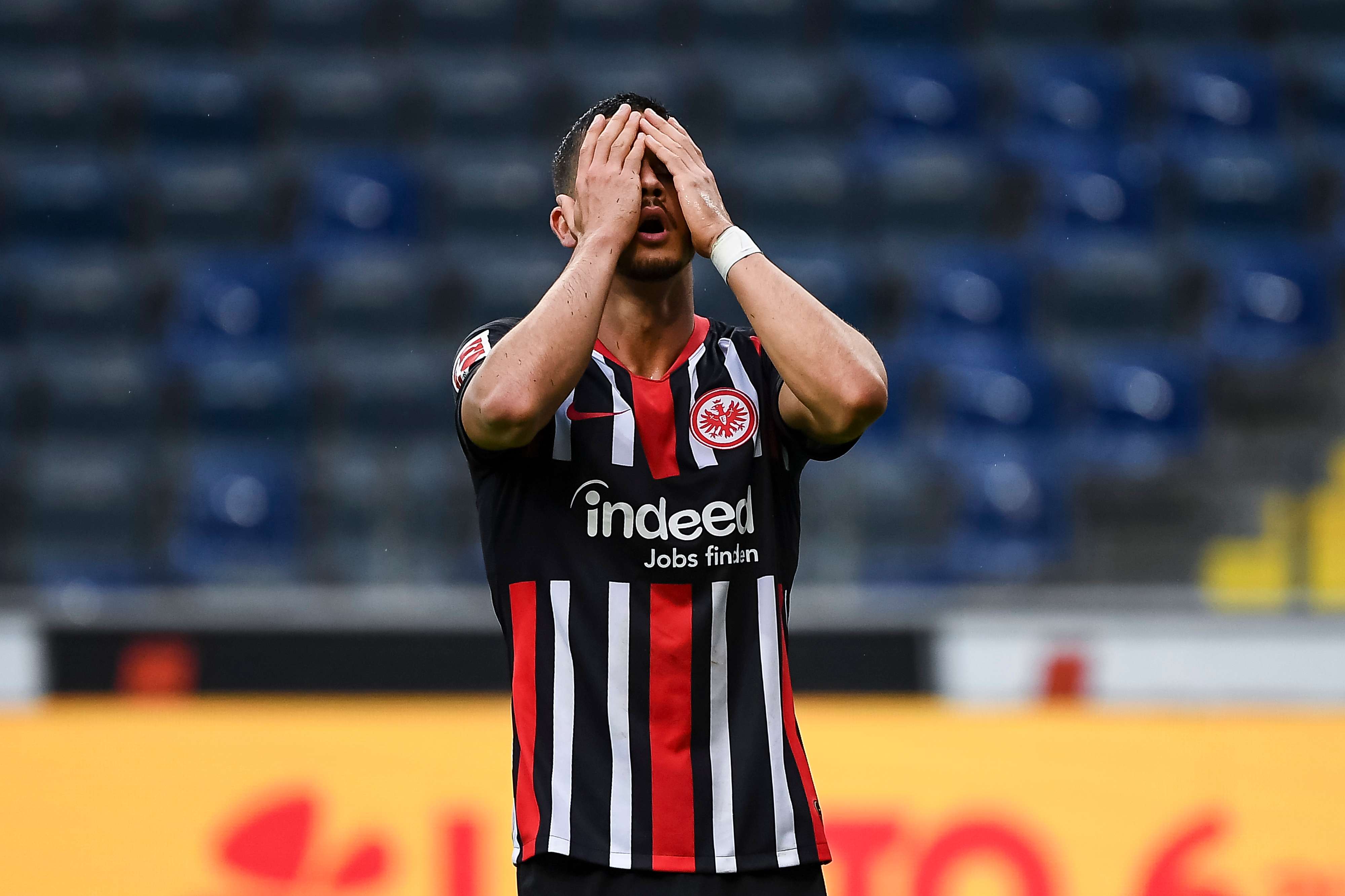 Ufff, das war knapp. In der 79. Minute hat André Silva die Vorentscheidung auf dem Fuß. Bild 1