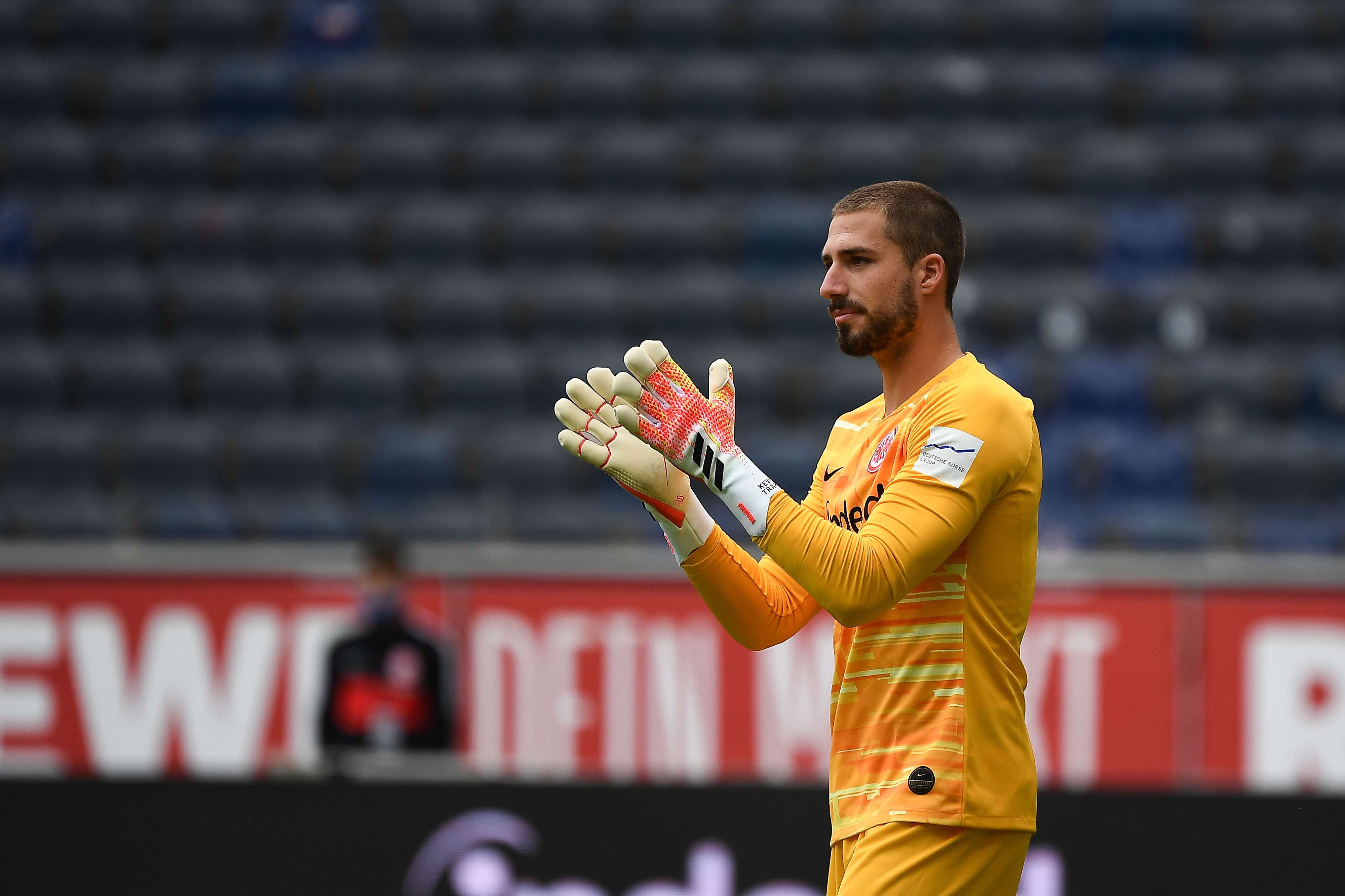 SGEM05 Kevin Trapp motiviert seine Mitspieler. SGEM05