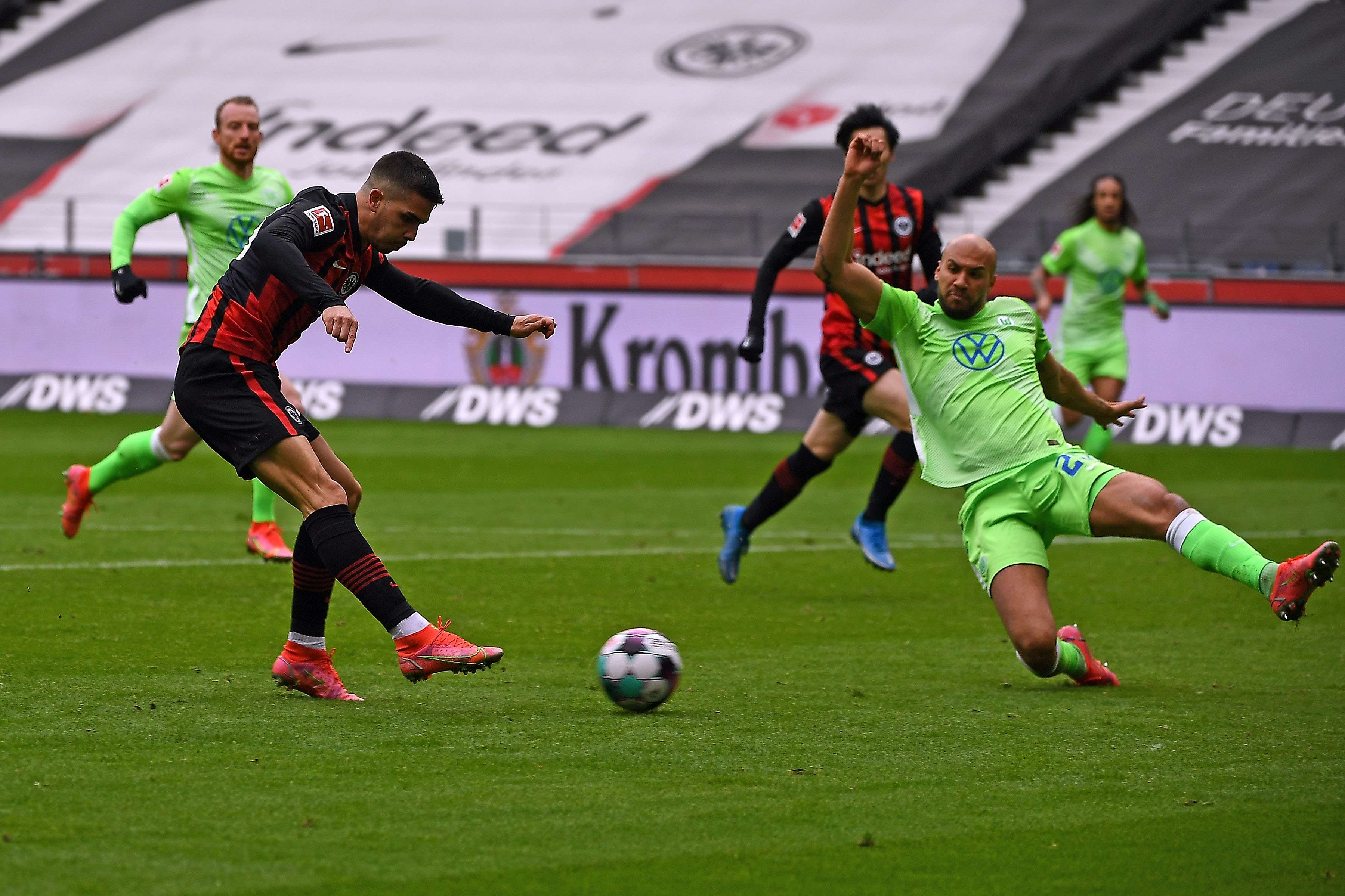 23. Saisontor von André Silva im Spiel Eintracht Frankfurt gegen VfL Wolfsburg zum 3:2 in der 54. Minute (28. Spieltag). Bild 1