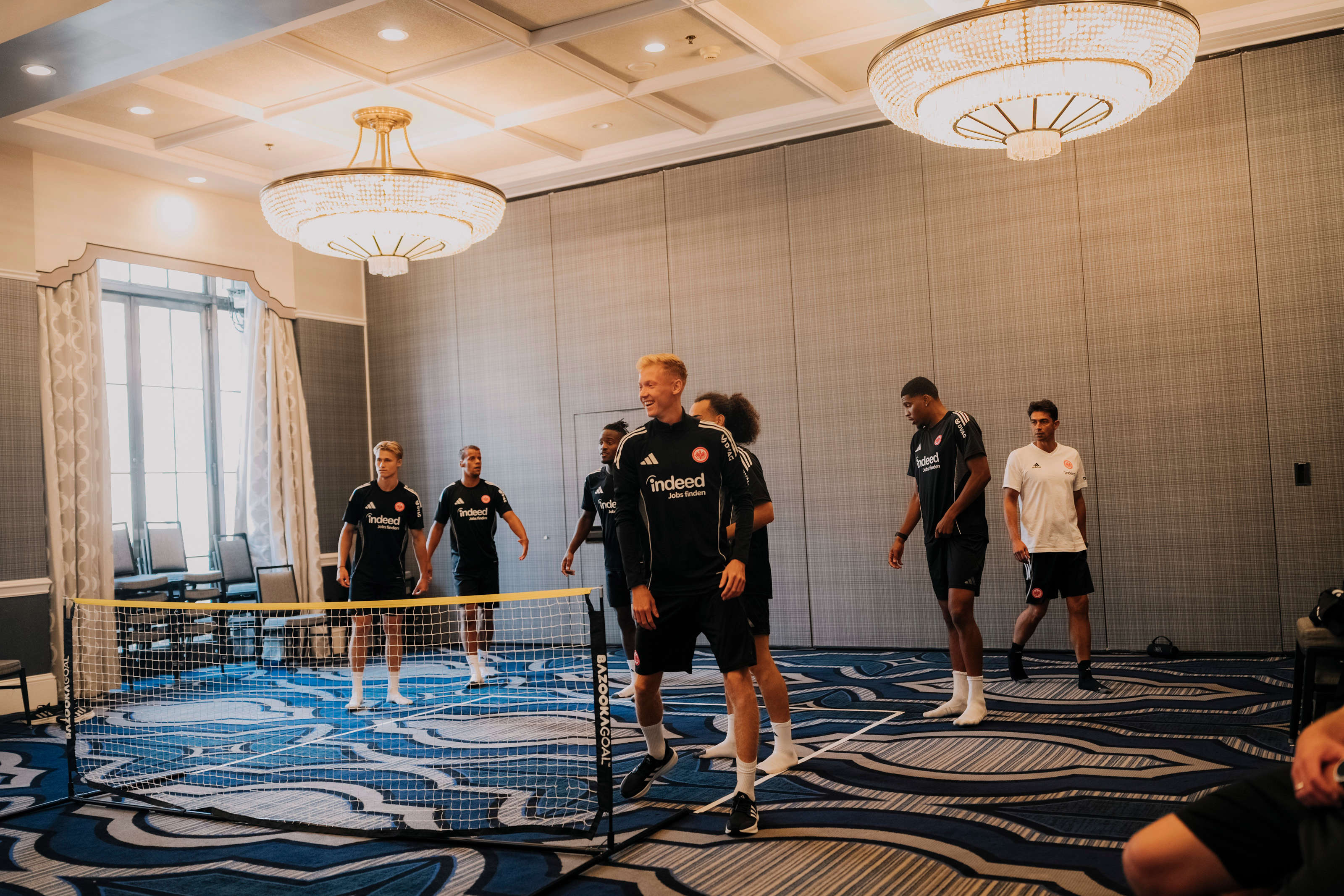 Im Mannschaftshotel macht sich das Team bereit für das Match gegen Philadelphia. Im Mannschaftshotel macht sich das Team bereit für das Match gegen Philadelphia.