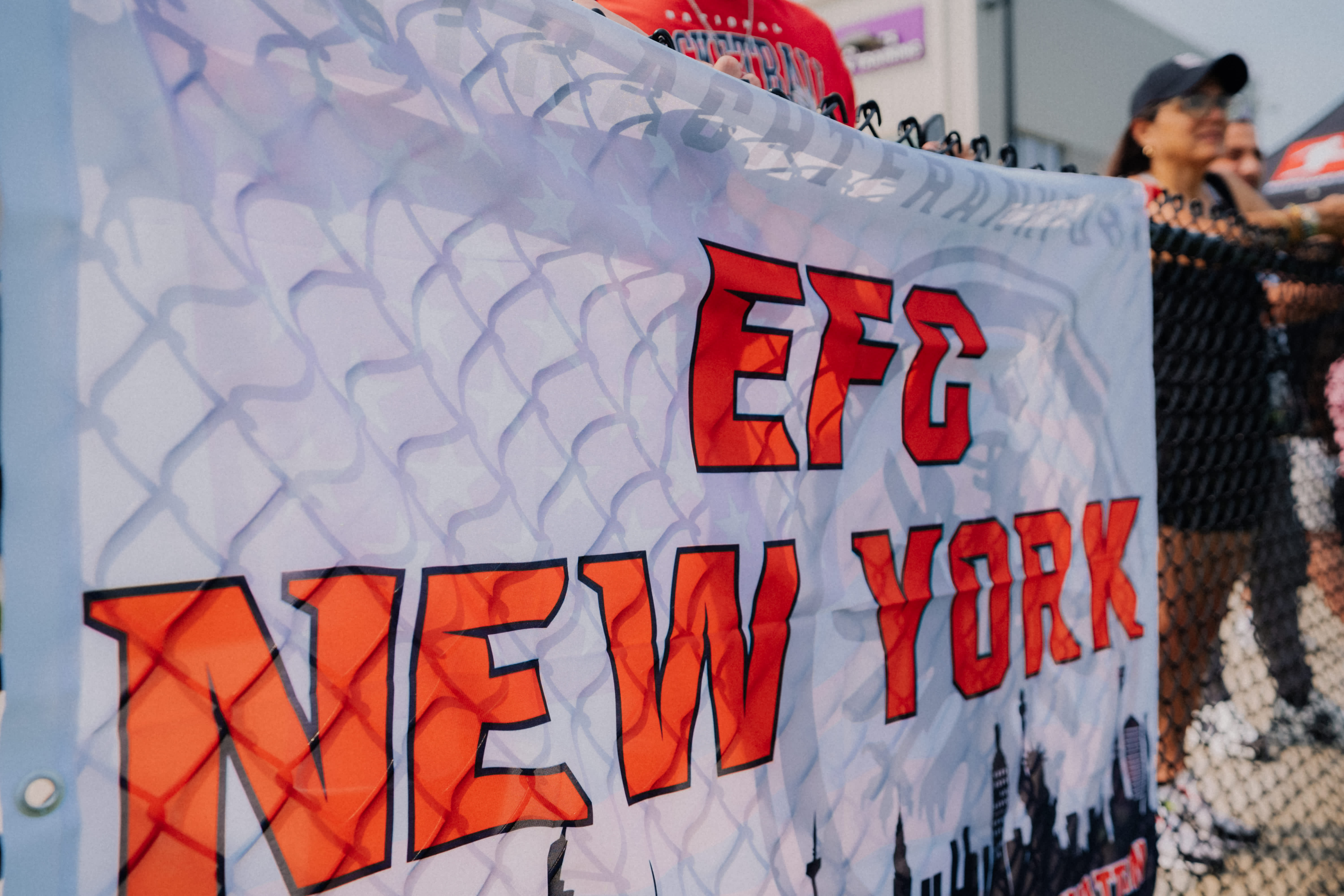 Das öffentliche Training am Vormittag lässt sich der EFC New York nicht entgehen. Das öffentliche Training am Vormittag lässt sich der EFC New York nicht entgehen.