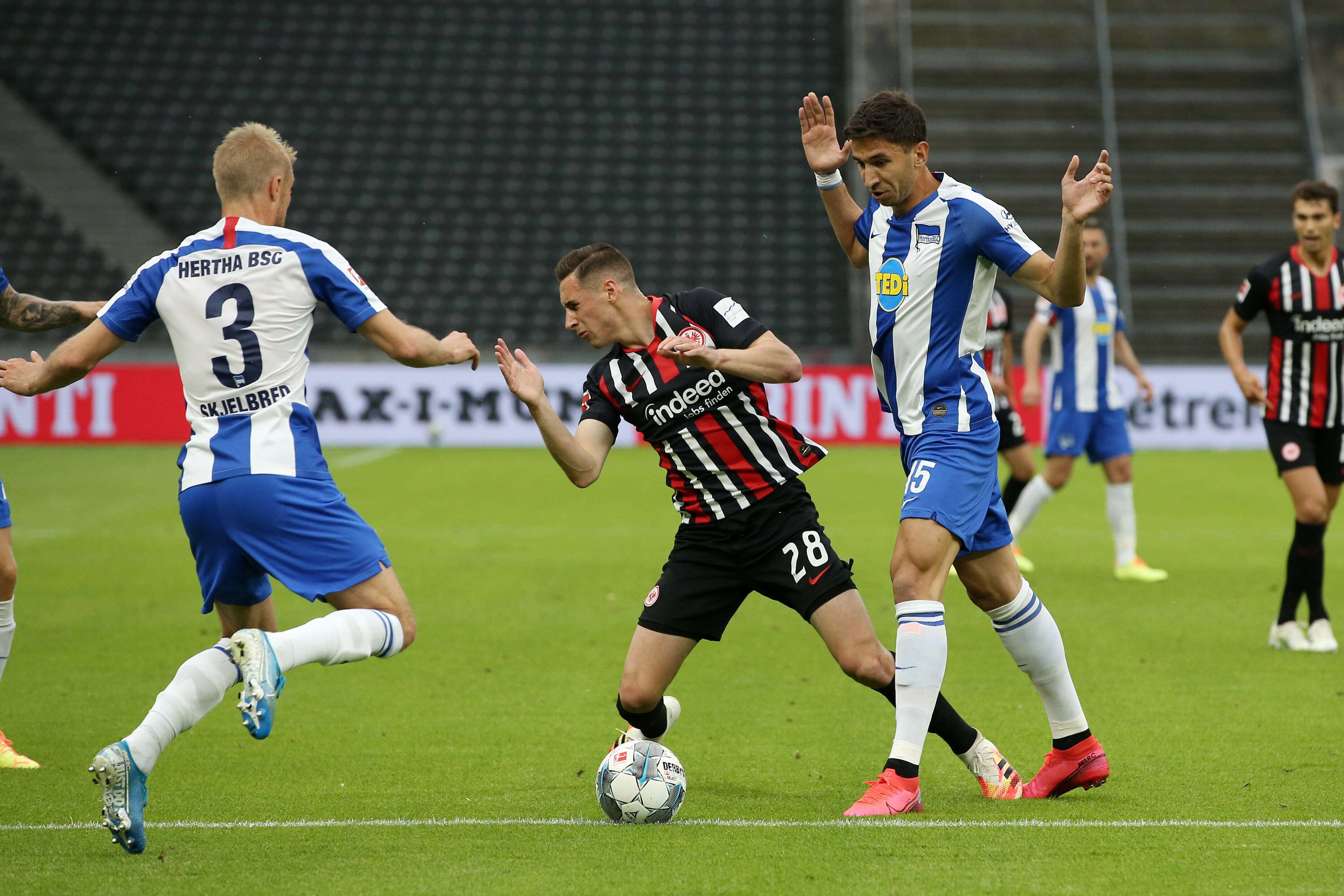 Dominik Kohr scheute keinen Zweikampf mit Marko Grujic... Bild 1