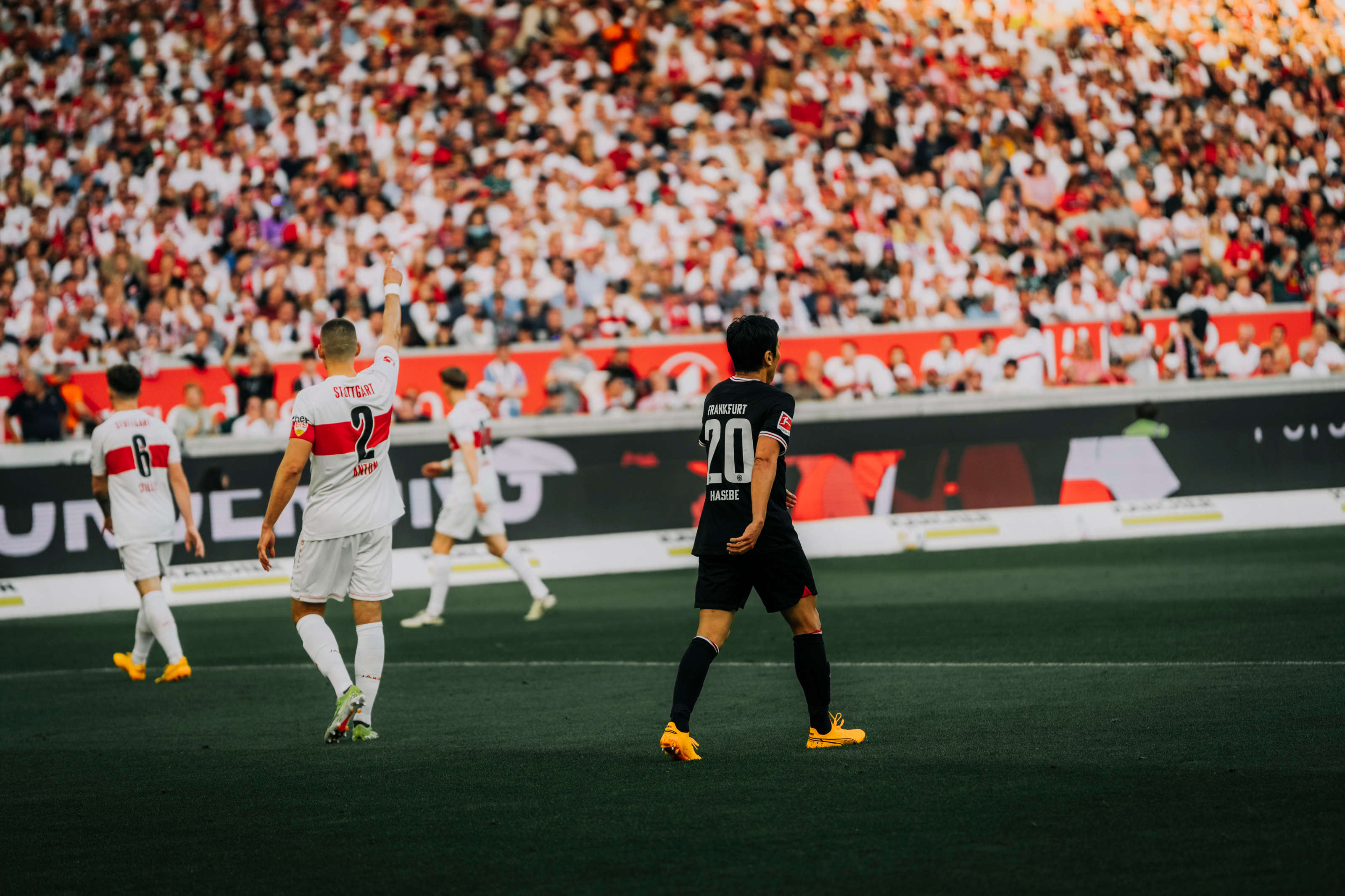 Das Abendspiel steht früh unter keinem günstigen Stern für die Hessen. Erst trifft Guirassy (11.), dann Undav (17.). Nach nicht einmal 20 Minuten liegt Frankfurt mit zwei Treffern zurück. Das Abendspiel steht früh unter keinem günstigen Stern für die Hessen. Erst trifft Guirassy (11.), dann Undav (17.). Nach nicht einmal 20 Minuten liegt Frankfurt mit zwei Treffern zurück.