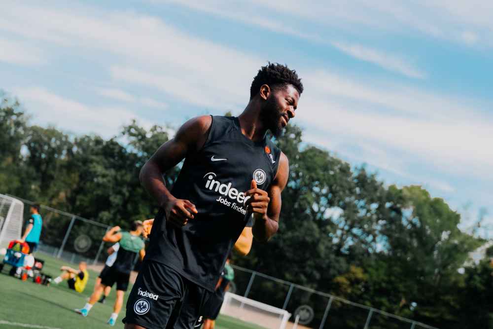 Eintracht frankfurt training top clearance