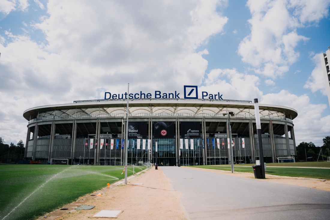 Erster Heimspieltag im Deutsche Bank Park - Deutsche Bank Park