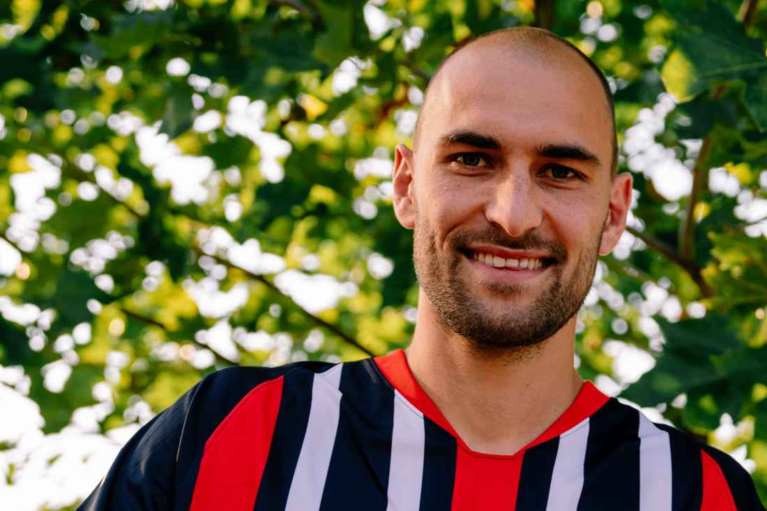 Bas Dost wird ein Adlerträger - Eintracht Frankfurt Profis