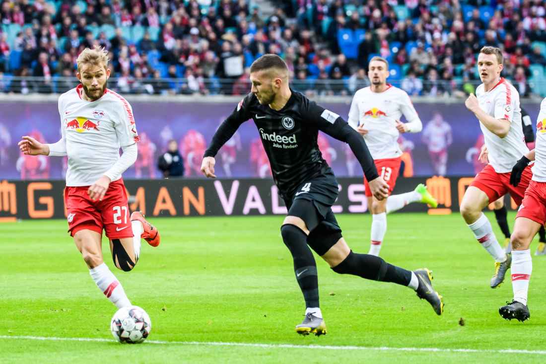 High-flying duo share the points - Eintracht Frankfurt Pros