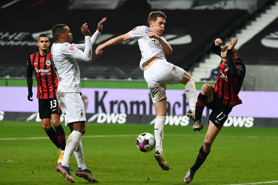 1. HZ: Eintracht - Borussia Mönchengladbach - Eintracht ...