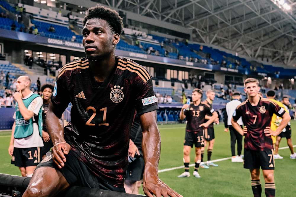Enttäuschte Gesichter in Georgien: Die DFB-Junioren mit Faride Alidou scheiden bei der U21-Europameisterschaft in der Gruppenphase aus.