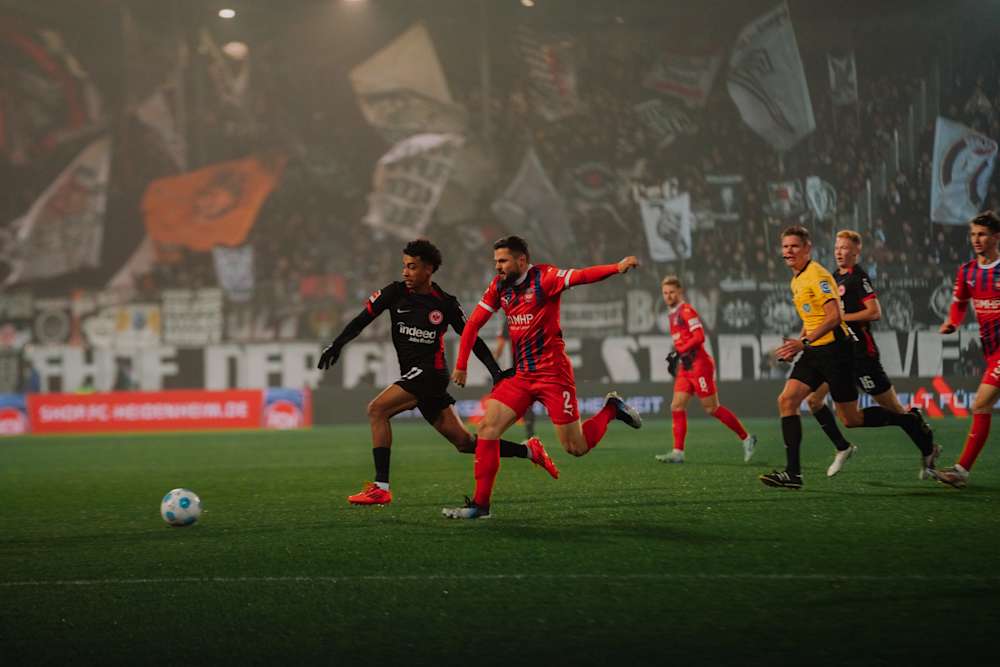 Am 29. Spieltag empfängt die Eintracht den 1. FC Heidenheim im Deutsche Bank Park, im Hinrundenspiel setzten sich die Hessen klar durch.