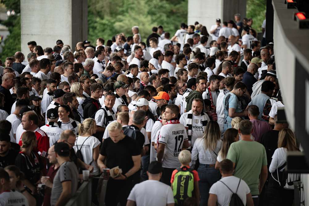 Bild 1: Rund um das Heimspiel gegen Leipzig 