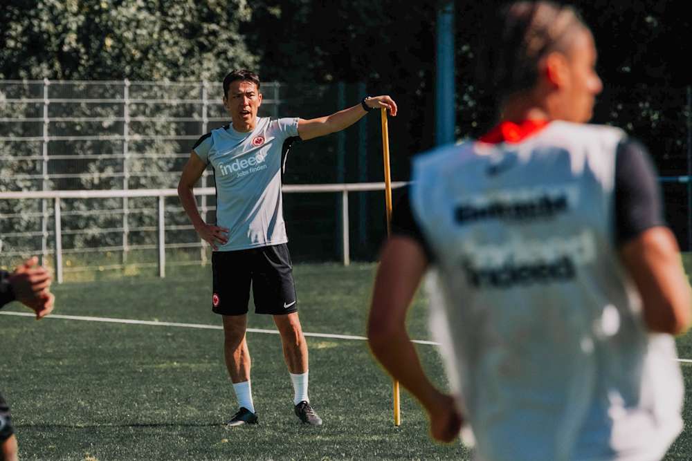 Picture 1: Hasebe invited to Japan staff