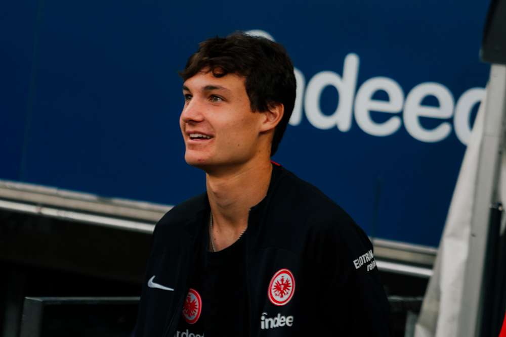 Picture 1: Paxten Aaronson extends contract