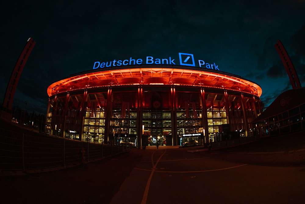 Abendspiel im Frankfurter Stadtwald.