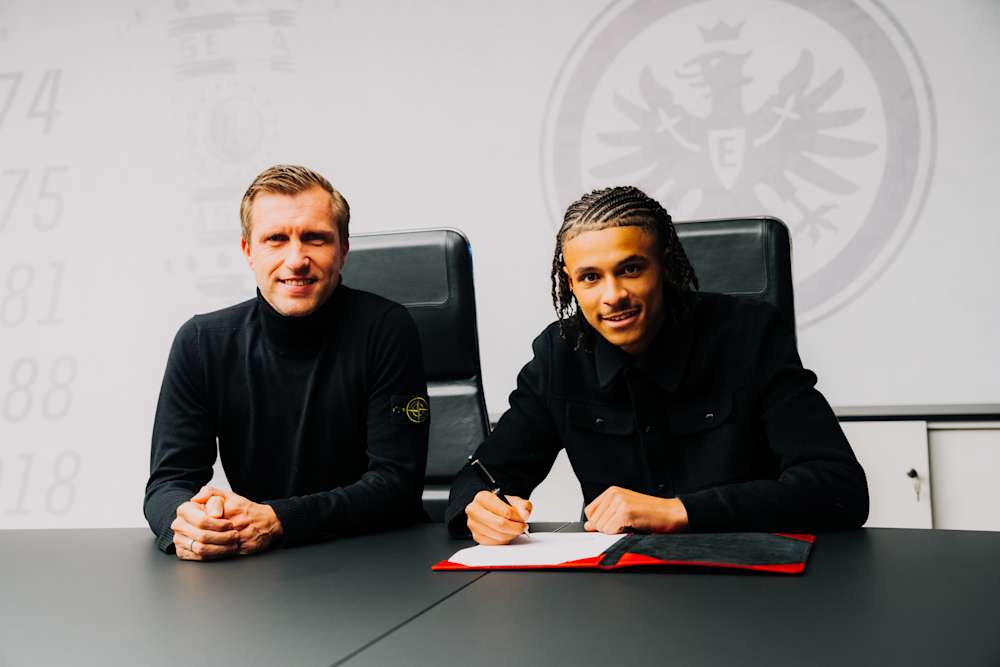 Sportvorstand Markus Krösche zählt Jean-Mattéo Bahoya „zu den vielversprechendsten Talenten Frankreichs“.