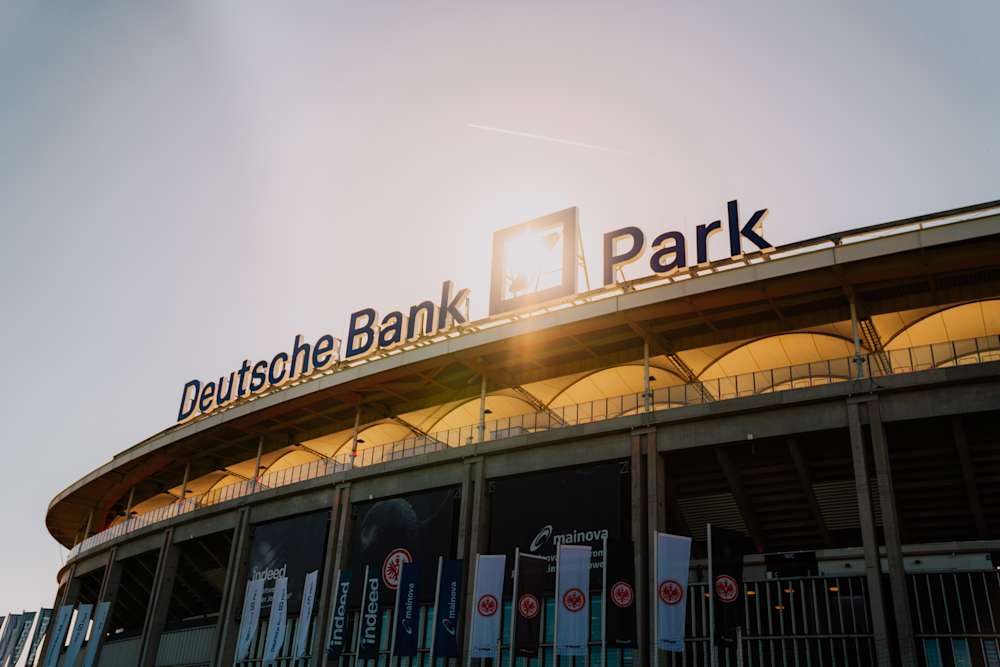 Der Deutsche Bank Park dient am Donnerstagabend einmal mehr als europäische Bühne.