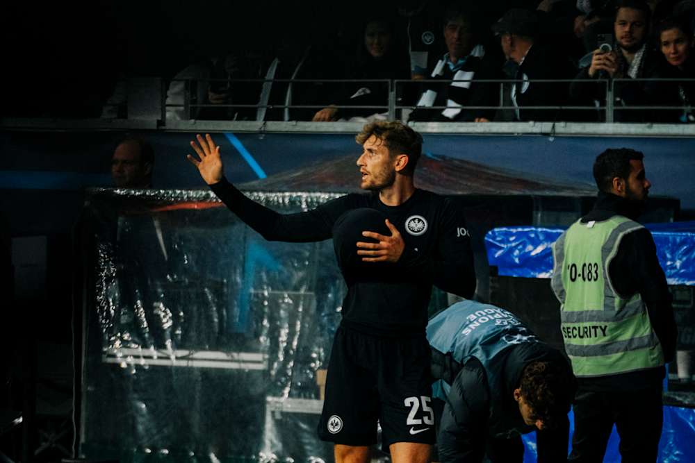 Christopher Lenz hat sich beim Heimspiel gegen Olympique de Marseille eine Oberschenkelverletzung zugezogen.