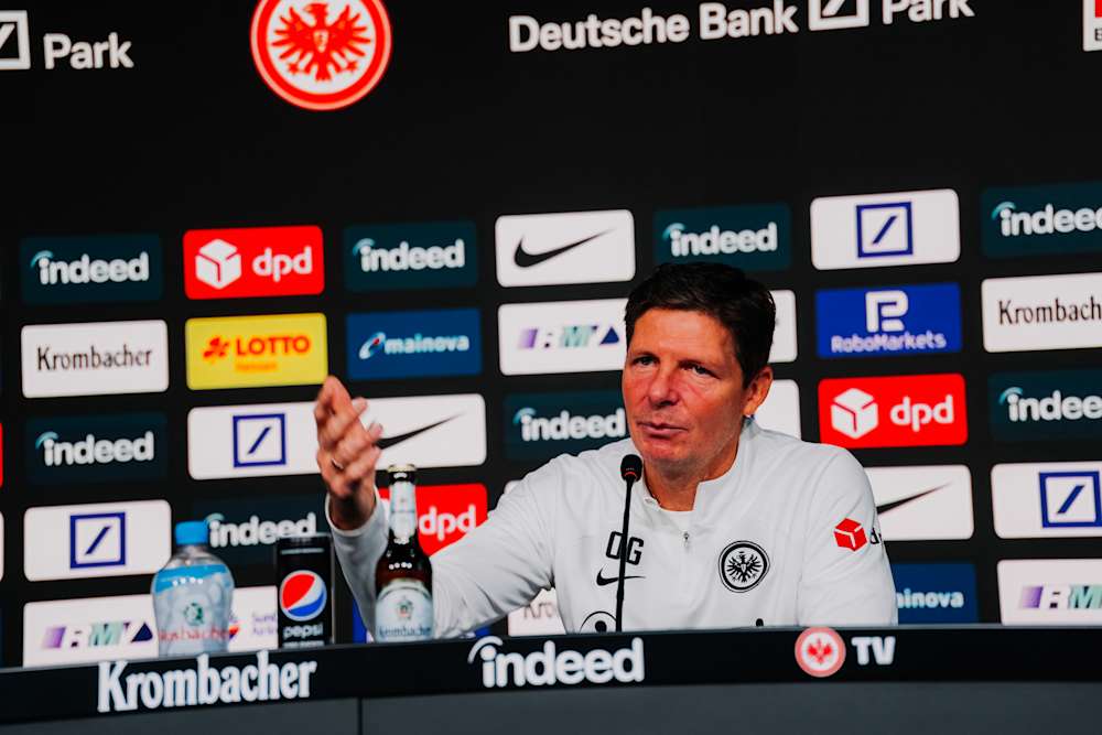 Voller Fokus auf den nächsten Gegner: Chefcoach Oliver Glasner.