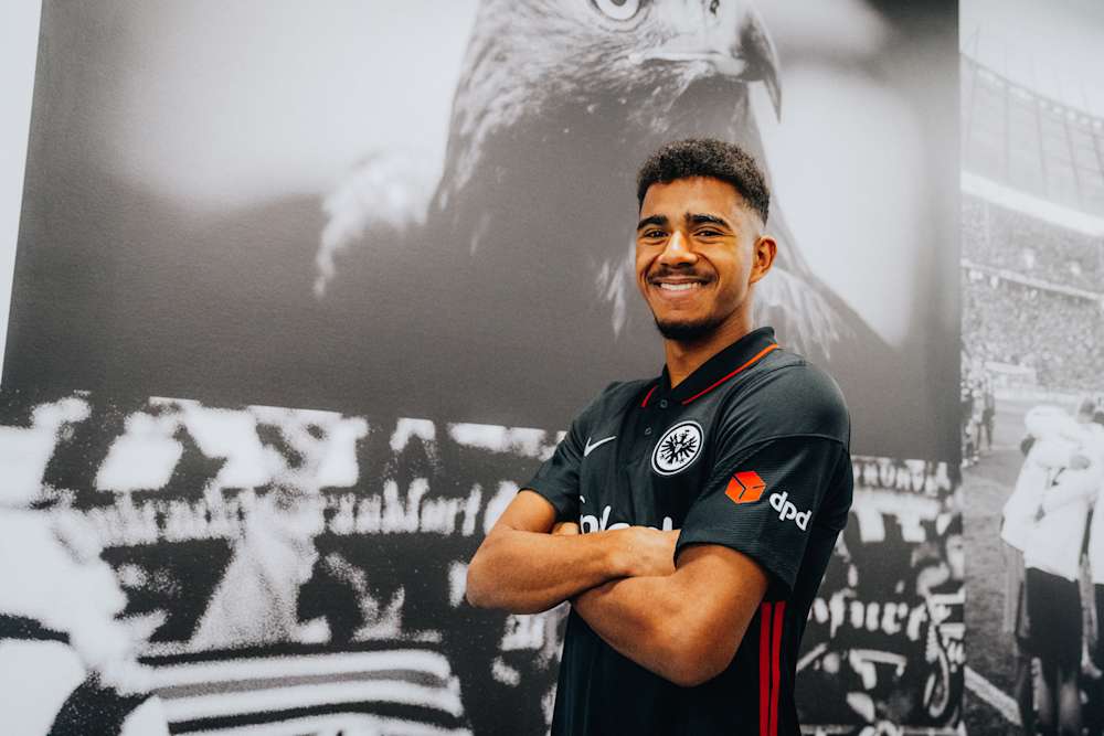 Eintracht Frankfurt leiht Ansgar Knauff für eineinhalb Jahre von Borussia Dortmund aus.