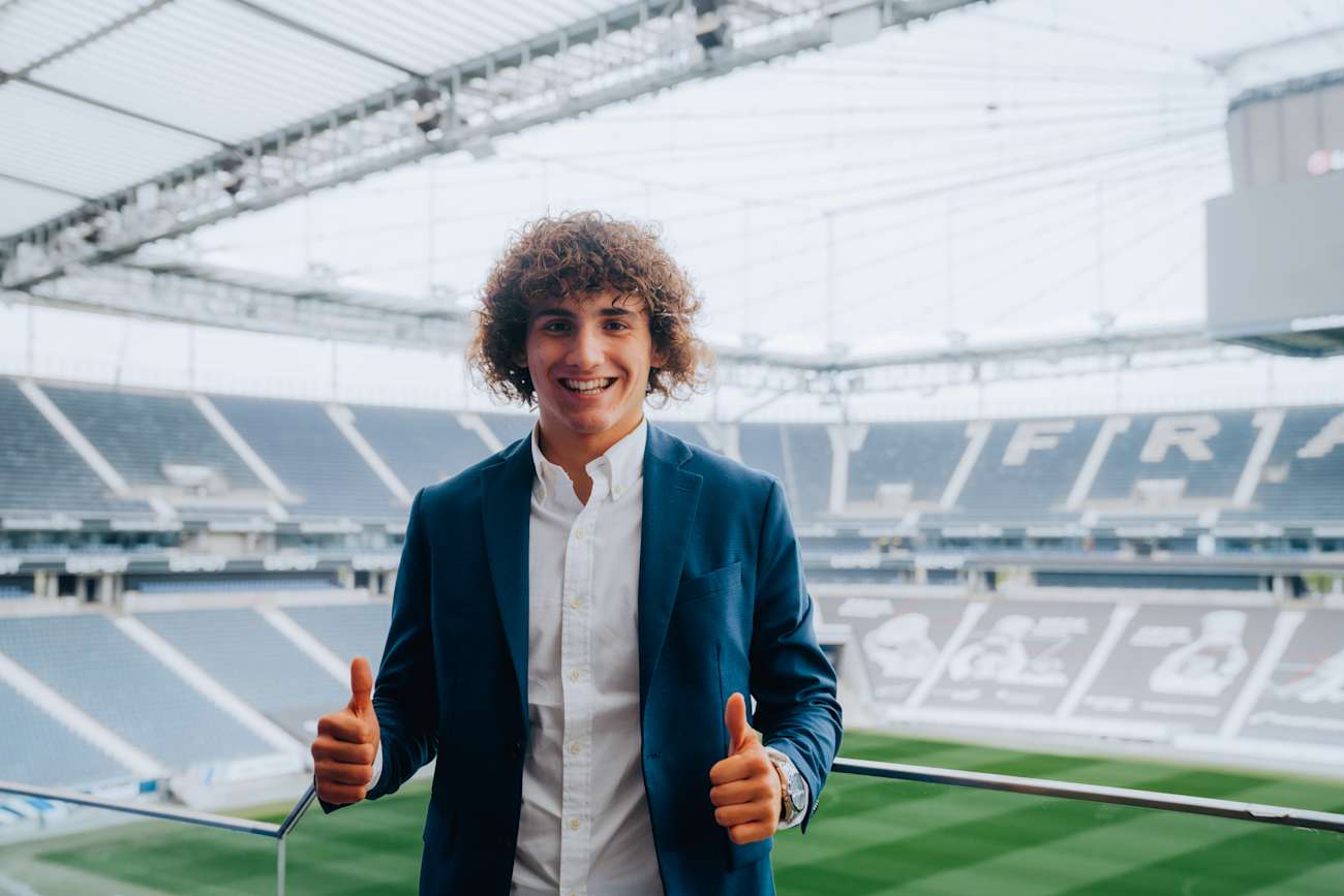 Eintracht Frankfurt sichert sich die Dienste eines der größten Talente des spanischen Fußballs: Fabio Blanco Gómez.
