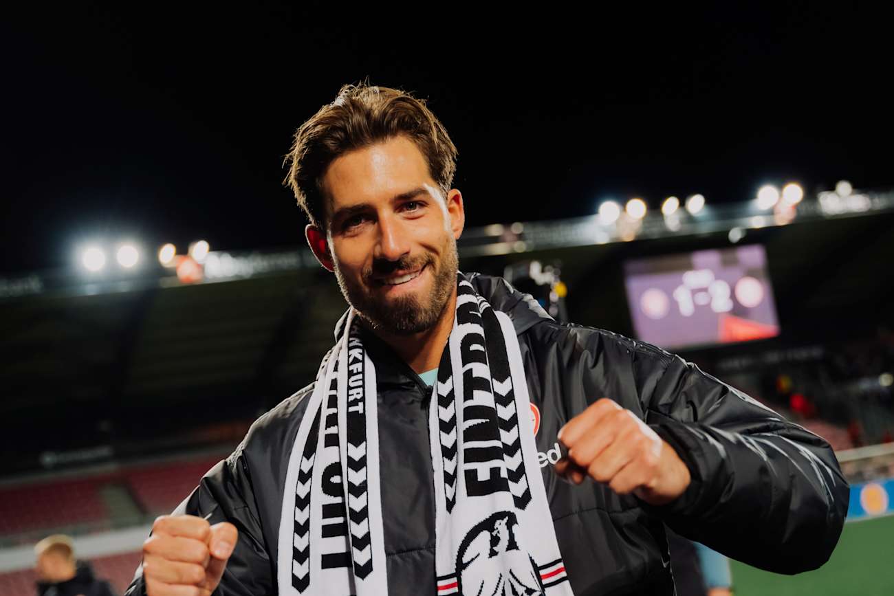 Picture 2: Kevin Trapp named November Player of the Month
