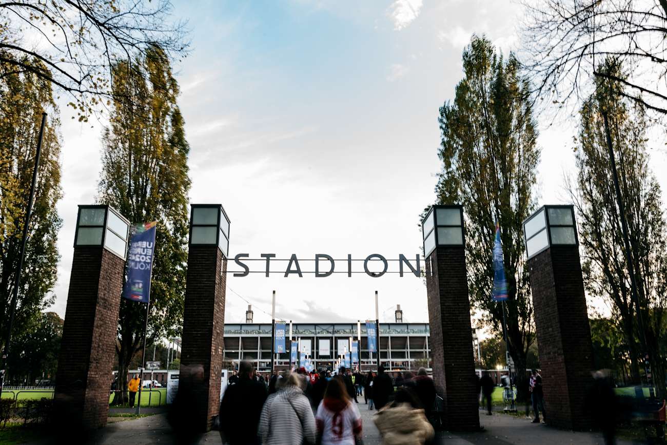 Das RheinEnergieSTADION, die Heimspielstätte des 1. FC Köln.