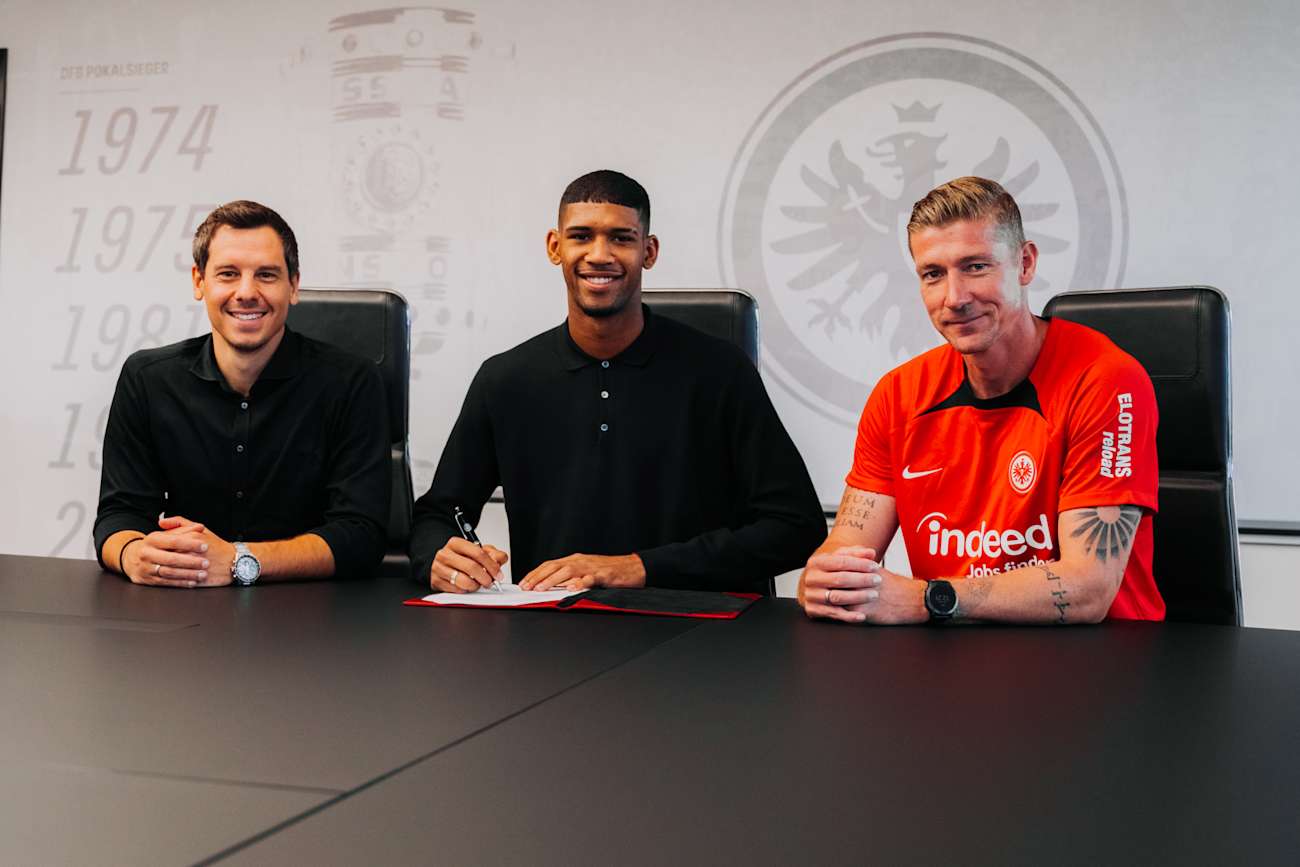 Halten große Stücke auf Kauã Santos: Sportdirektor Timmo Hardung (l.) und Torwarttrainer Jan Zimmermann (r.).