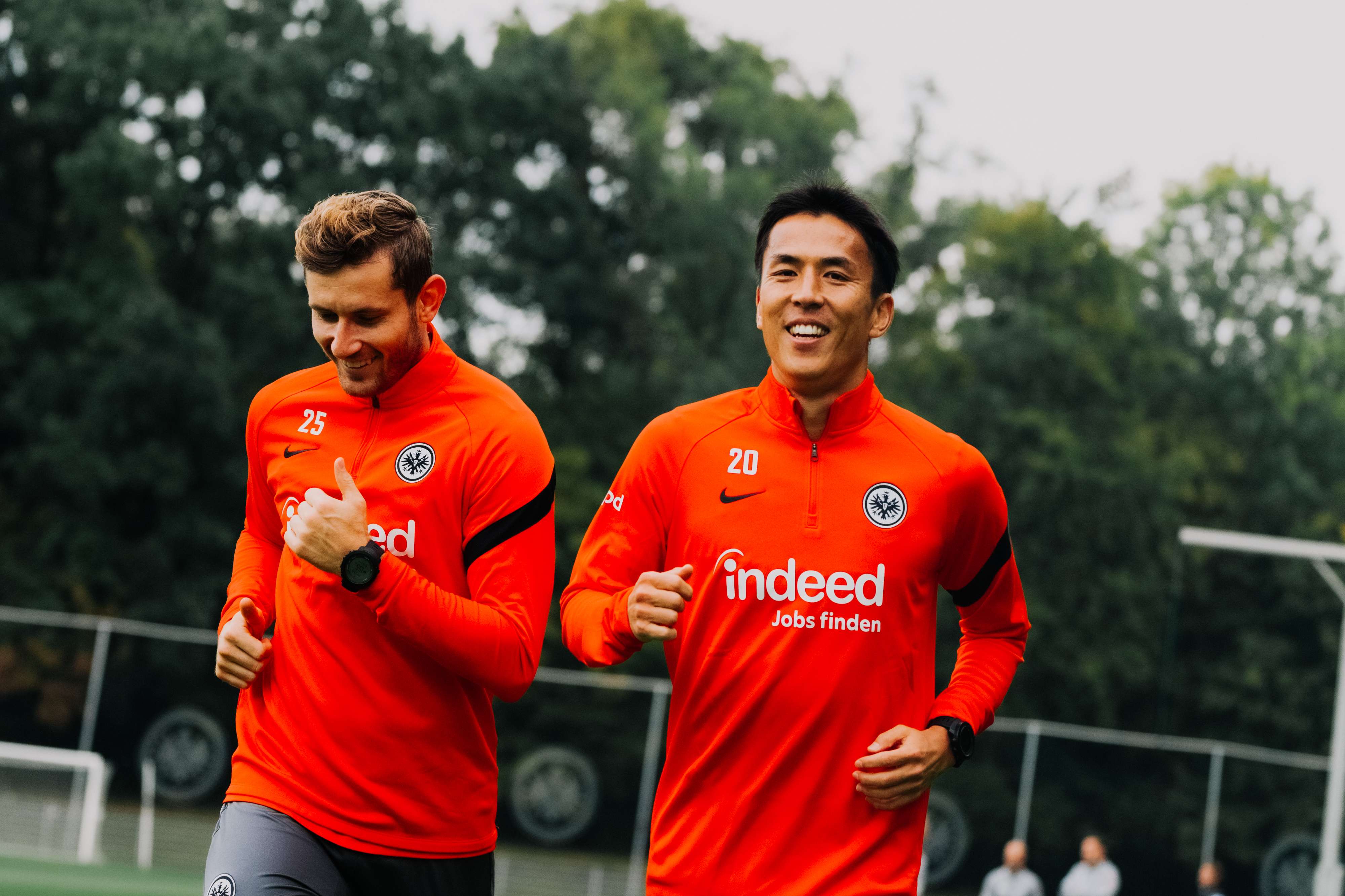 Christopher Lenz und Makoto Hasebe absolvierten eine kurze Laufeinheit. Christopher Lenz und Makoto Hasebe absolvierten eine kurze Laufeinheit.