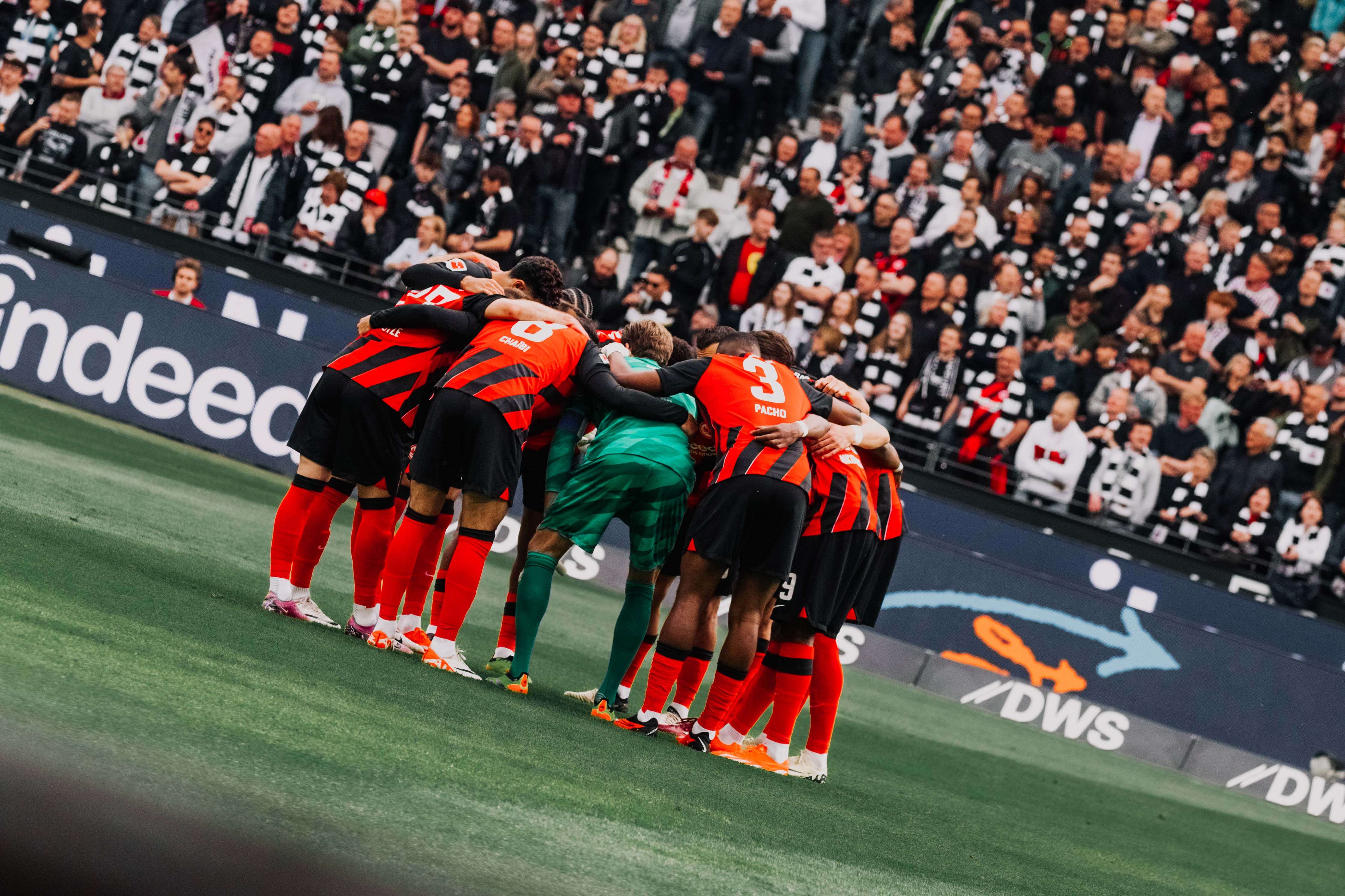 Am 32. Spieltag ist der neue Deutsche Meister zu Gast im Stadtwald, Bayer 04 Leverkusen gastiert bei der Eintracht. Am 32. Spieltag ist der neue Deutsche Meister zu Gast im Stadtwald, Bayer 04 Leverkusen gastiert bei der Eintracht.