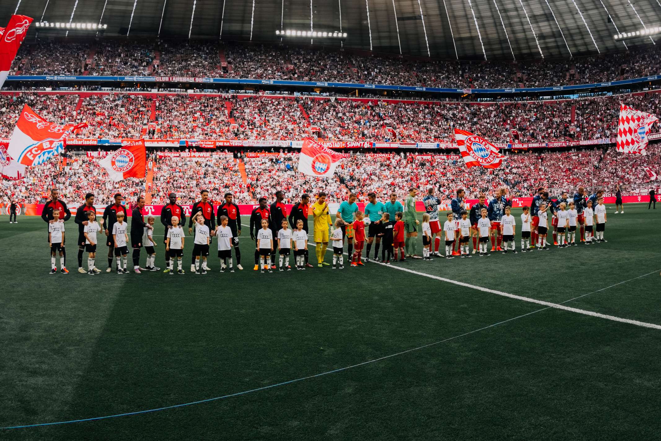 Auswärtsspiel in München: Am 31. Spieltag bestreitet die Eintracht ihr Gastspiel beim Tabellenzweiten FC Bayern. Auswärtsspiel in München: Am 31. Spieltag bestreitet die Eintracht ihr Gastspiel beim Tabellenzweiten FC Bayern.